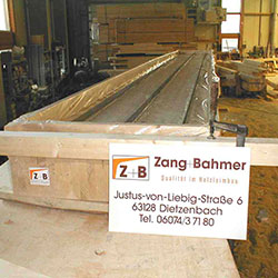 Herstellung der Versuchskörper im Holzleimbauwerk im Jahr 2000