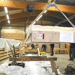 Herstellung der Versuchskörper im Holzleimbauwerk im Jahr 2000 Herstellung der Versuchskörper im Holzleimbauwerk im Jahr 2000
