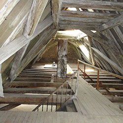 Bestandsaufnahme eines historischen Dachtragwerkes Bestandsaufnahme eines historischen Dachtragwerkes