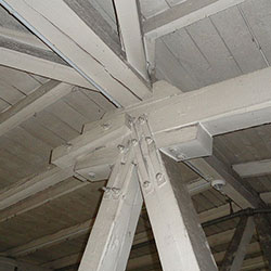 Überprüfung der Resttragfähigkeit der Dachkonstruktion